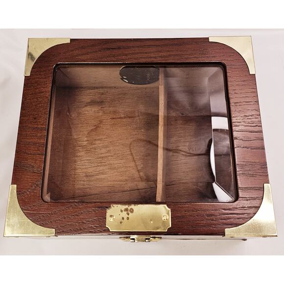 Capri-Elegant Quality Importers Wooden Desktop Humidor With Hygrometer - Picture 3 of 10